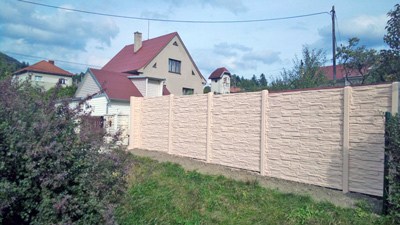 Betonový plot - nástřik do světlé barvy