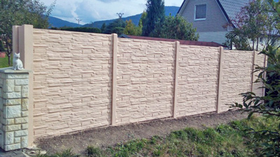 Betonový plot - nástřik do světlé barvy